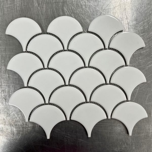 BELLAVISTA GINKO WHITE GLOSS FISHSCALE MOSAIC SMALL TILE 225X219mm