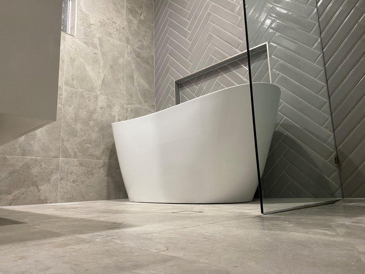 TUNDRA GREY TECH GRIP TILE 600X600mm