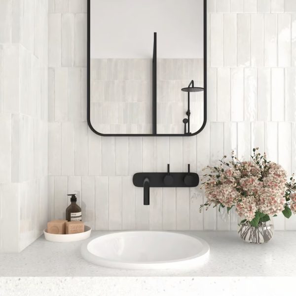 BRICKS OFF WHITE GLOSSY TILE 60X246mm