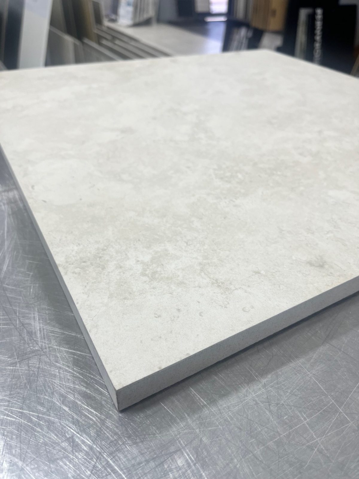Crystal Trav Crosscut Bianco Grip Paver Tile 600X600X20mm