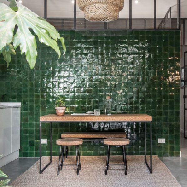 BYRON BOTTLE ZILLEGE GLOSS TILE 100X100mm