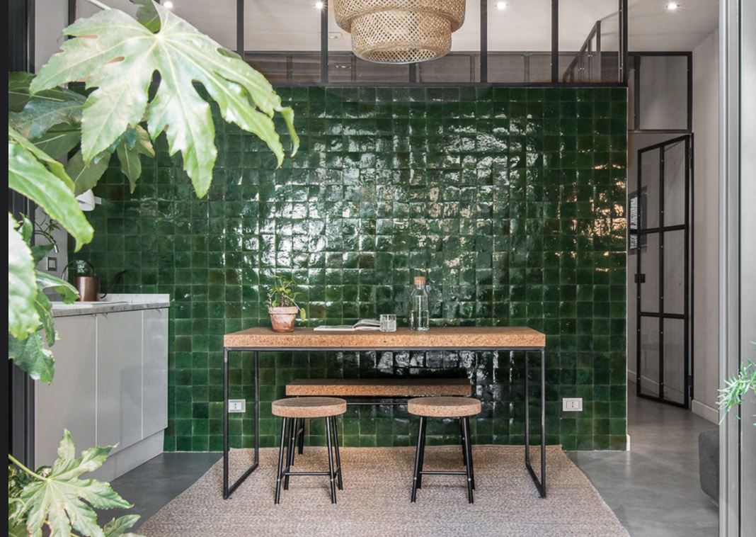 BYRON BOTTLE ZILLEGE GLOSS TILE 100X100mm