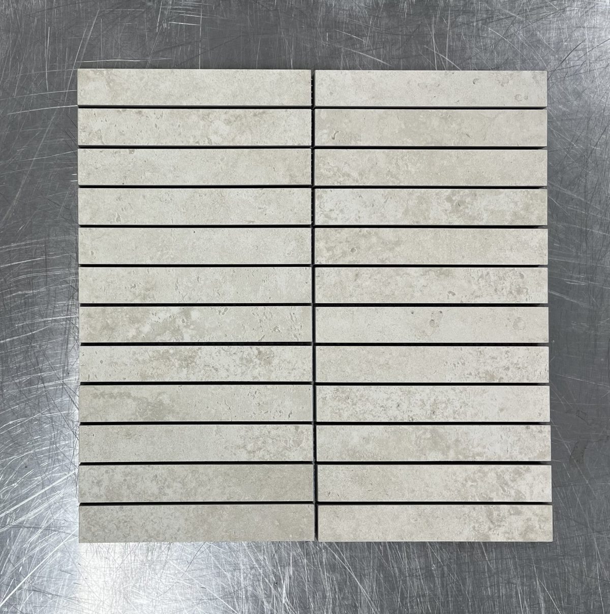 Bellavista Crystal Trav Crosscut Bianco Kit Kat 300x300mm