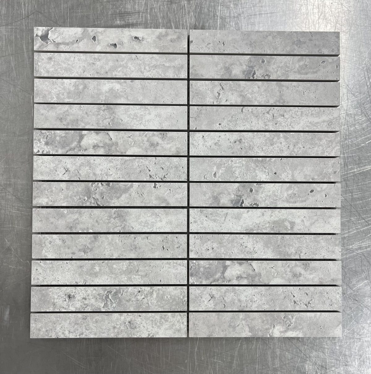 Bellavista Crystal Trav Crosscut Grigio Kit Kat 300x300mm